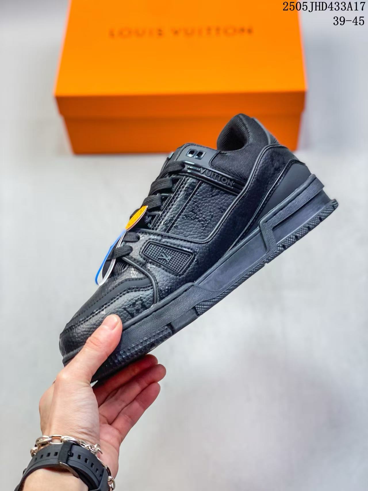 LV Trainer-05JXD345A40 - Image 3