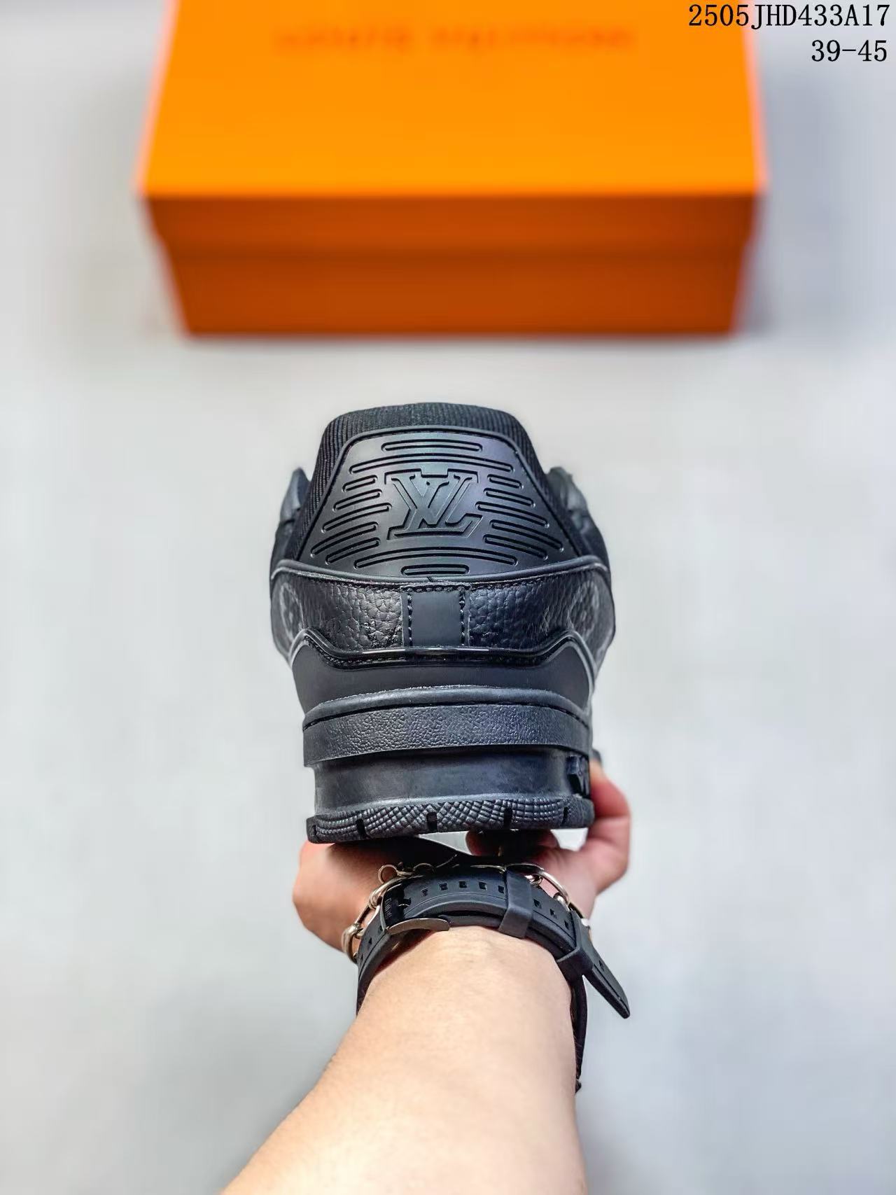 LV Trainer-05JXD345A40 - Image 5