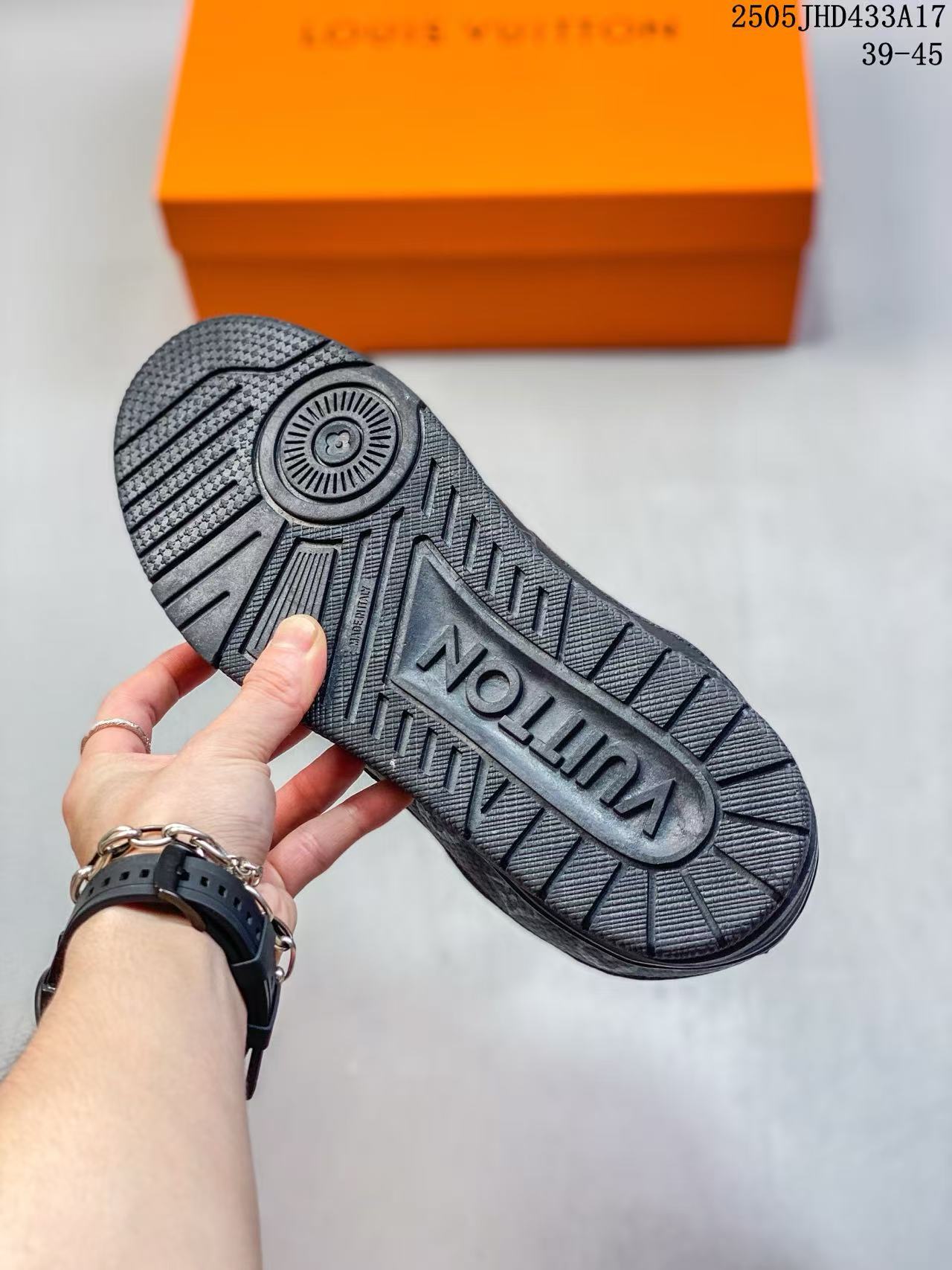 LV Trainer-05JXD345A40 - Image 4